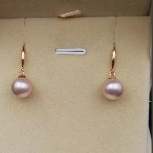 Jewelry - 18k Rose gold 10mm pink lavender pearl earrings